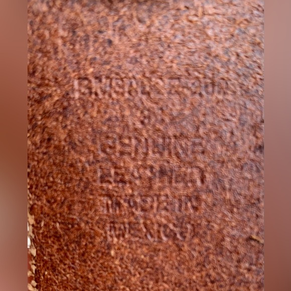 Eddie Bauer full grain leather Size 32” - Picture 10 of 10